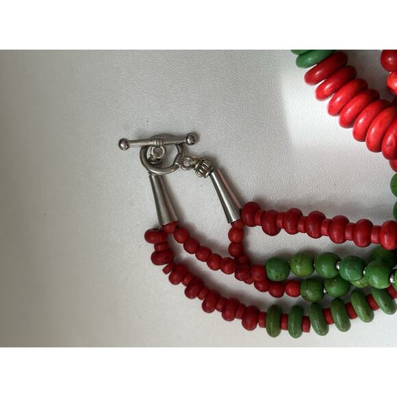 Silver Tone Red & Green Dyed Round Howlite Beaded Choker Necklace 17” - Picture 4 of 6